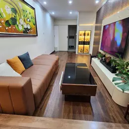 Hạ giá nhà phố Hoàng Cầu 33m3, 5 tầng cực đẹp ô tô kinh doanh gần Hồ sát Quận Ủy