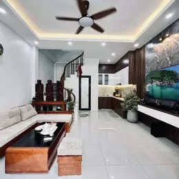 Giảm sốc 300tr nhà đẹp đón tết đường Ngọc Lâm chỉ 6  tỷ 44 m2, Nhà siêu thoáng, ô tô đỗ gần
