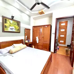 NHÀ DÂN XÂY PHÁO ĐÀI LÁNG, ĐỐNG ĐA, 42M x 5T, VỊ TRÍ ĐẸP, GẦN Ô TÔ, 11.35 TỶ