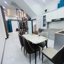 CỰC HIẾM- HƠN 6 TỶ - 49M NHÀ DÂN XÂY PHỐ CỔ NGỌC LÂM, LÔ GÓC, NGÕ THÔNG 10M RA HỒ