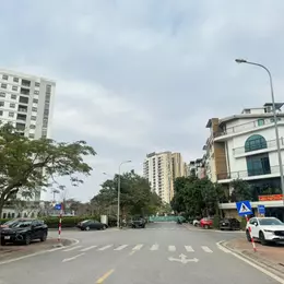 Chính chủ bán  Nhà đẹp long lanh Việt Hưng - full nội thất sịn sò, 1 nhà ra oto tránh, 43,5m, 5