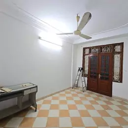 Chính chủ  bán nhà  lô góc kề ô tô, DT 38m2 – 4 tầng , Ngõ 90 Hoàng Ngân, Cầu Giấy, giá: 7,5 tỷ.
