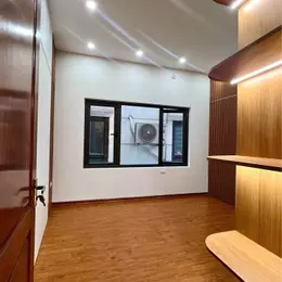 BÁN NHÀ NGỌC LÂM 40M2 * 5 TẦNG * 7.5 TỶ, WIEU HỒ TAI TRÂU, THANG MÁY