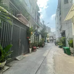 Bán Nhà 17.5 x 4.05m, 10 Phòng Ngủ, Tân Hải Tân Bình, Chỉ 100 Triệu/M²
