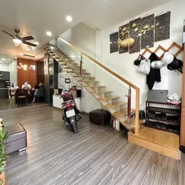 Bán nhà Di Trạch 33m2x5 tầng, 4 ngủ, đủ công năng, ô tô gần,trường học liền kề, tiện ích full, 4.2