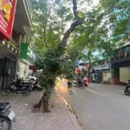 Nhà mặt phố Lê Văn Linh Hàng Mã