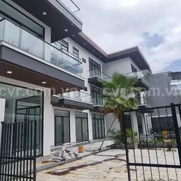 Bán Biệt Thự Hồ Bơi 16 Phòng Ngủ Gần Biển