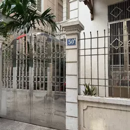 Cho thuê nhà Âu Cơ, Tây Hồ, Hà Nội- Nhà rộng thoáng mát-HĐ lâu dài