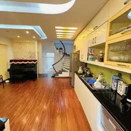 NHÀ PHỐ YÊN HOÀ 41M – 5 TẦNG NHƯ MỚI – KHUNG CỘT BÊ TÔNG CHẮC CHẮN – NGÕ NÔNG RỘNG – Ô TÔ VÀO NHÀ