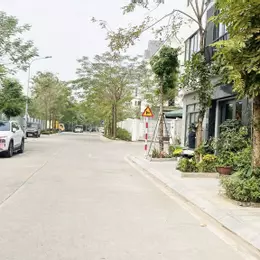 Định cư Úc cần bán LK nhô 17 tỷ 2 mặt THOÁNG - 3 Ô TÔ TRÁNH - 2 VỈA HÈ RỘNG  tại khu C Geleximco