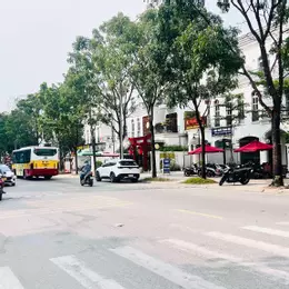 nhà đẹp Long Biên 90m x 5 tầng, mặt tiền 6m , gara 7 chỗ, vỉa hè, ôtô tránh, thang máy, full nội
