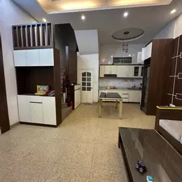 PHỐ ngay cạnh NHẤT - DT: 51M - 5 TẦNG - MT: 5,28M - xe con 7 CHỖ VÀO ngôi nhà, 2 MẶT THOÁNG VĨNH