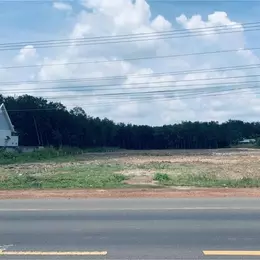 Bán lô sát ngay MT nhựa 14m, giá 480tr 250m2 sổ hồng riêng,gần trường chợ Bình Phước
