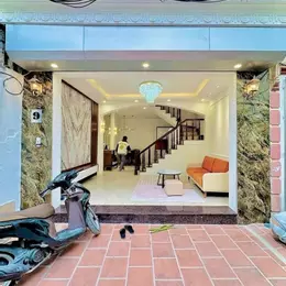 Bán nhà riêng vừa ở vừa kinh doanh 5 tầng, 4PN, 4WC, 55m2, giá 9 tỷ tại Phố Hoàng Cầu, Đống Đa, Hà