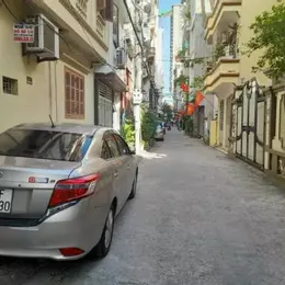 Bán nhà ngõ Thái Thịnh 72 m2 - 5 tầng