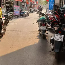 BÁN NHÀ LÊ VĂN HIẾN - KINH DOANH- 2 MẶT TRƯỚC SAU Ô TÔ TRÁNH