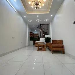 Bán Nhà Ô CHỢ DỪA, 5 Tầng, Gần Phố, Full Nội Thất, Đẹp Lung Linh, Chỉ 5.65 Tỷ