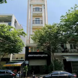 11 TỶ ( có thương lượng ) Bán Nhà 1 trệt 5 lầu mặt tiền đường Huỳnh Văn Lũy P.Quang Vinh