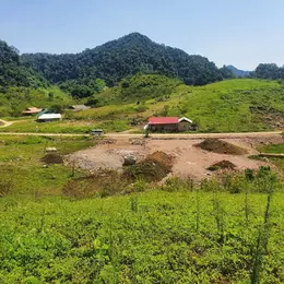 Chính chủ cần sang nhượng mảnh đất hơn 2 héc ta tại Tà Số Mộc Châu, giá chưa đến 600 ngàn/1m2.