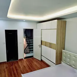 Nhà mới 9.5 tỷ Dương Quảng Hàm, Cầu Giấy 5T, 3 Ngủ, Ngõ Ba Gác, Gần oto, gần phố chính
