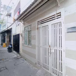 BÁN NHÀ 2 TẦNG - CĂN GÓC THOÁNG MÁT - NGAY CHỢ HUỲNH VĂN CHÍNH - 40M2