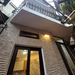 BÁN NHÀ TRUNG TÂM QUẬN ĐỐNG ĐA NGÕ NÔNG GẦN PHỐ THOÁNG SÁNG GIÁ 3,7