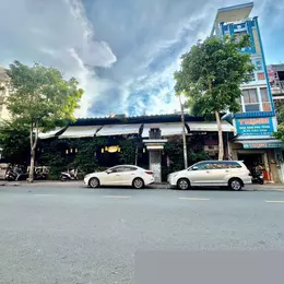 Cho Thuê Nhà Mặt Tiền: 153 Huỳnh Mẫn Đạt - Quận 5 ( 1.300m2 )