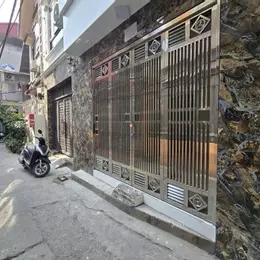 Bán nhà Trần Cung Hiếm Oto đỗ cửa, Dòng tiền, Full nội hất 45m2 - 9,5 tỷ
