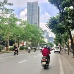 Ngọc Khánh, Ba Đình ô tô tránh 30 m2, MT 4.2 m, 4 tầng, giá chỉ 11.5 tỷ