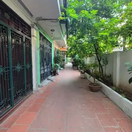 Nhà đẹp 5 tầng, 75m2, mặt tiền 5m, đang cho thuê KD 300tr/năm - phố Hoàng Hoa Thám - Ba Đình - giá