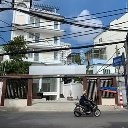 Bán tòa nhà hầm 5 tầng, góc 2MT Bùi Thị Xuận, giá tốt