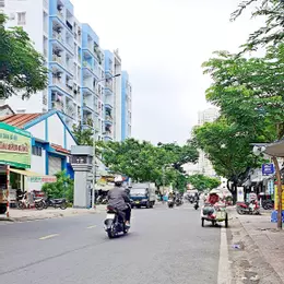 Mặt tiền Bến Bình Đông 4.5x20 chỉ 15 tỷ 7