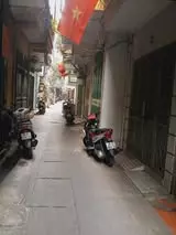 "Bán nhà phố Bạch Mai, Hai bà Trưng 34m, 3 tầng. Giá: 7.1 tỷ. LH: 0937158386