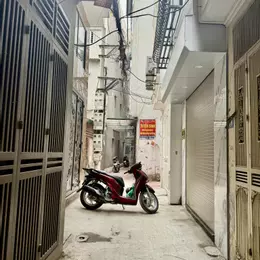 Bán nhà Bằng Liệt-Hoàng Mai.Nhà đẹp ở luôn,trước nhà 3 gác tránh.DT38m-hơn 6tỷ