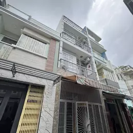 Bán nhà đường Phạm Văn Chí, Q.6, Chỉ hơn 6 tỷ, Xe hơi vào nhà, 46m2, 3 tầng hoành tráng
