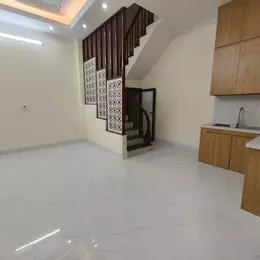 Cự Khối,Long Biên DT 30m2 x mt5m cách 1 nhà ra ô tô tránh giá chỉ 4.8 tỷ