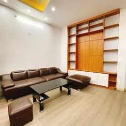 Phố Trạm,Long Biên DT30m2 x mt6m gần TTTM AEON giá chỉ 5.2 tỷ