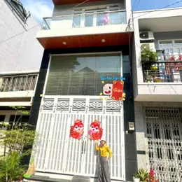 BÁN NHÀ 5 TẦNG - MẶT TIỀN XE HƠI ĐẬU CỬA ĐƯỜNG BẾN VÂN ĐỒN QUẬN 4
