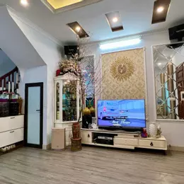 Bán nhà Phạm Văn Đồng - lô góc - mặt ngõ - cách phố 30m ô tô đỗ ngày đêm