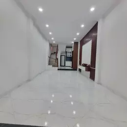 Bán Nhà: Tựu Liệt, 40m2, 5 tầng, gần bãi xe, oto cổng, ô chờ thang máy. hơn 5 tỷ