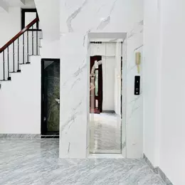 Nhà mới siêu đẹp Hoàng hoa thám Thang Máy,  41m2, 5T, MT:  4.5m Chỉ  8 9.1 tỷ