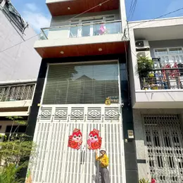 CHÍNH CHỦ CẦN BÁN NHÀ MẶT TIỀN ĐƯỜNG XE HƠI ĐẬU CỬA ĐƯỜNG BẾN VÂN ĐỒN, P.10, QUẬN 4 - NGANG LỚN