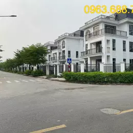 Bán BT Hud Mê Linh,300m,17 tỷ,2 thoáng,sau view công viên