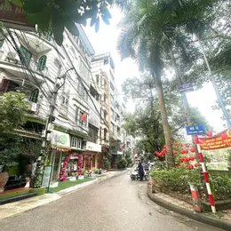 BÁN NHÀ PHÂN LÔ NGUYÊN HỒNG, ĐỐNG ĐA - 52M2 x 5 TẦNG - MT 4.7M - Ô TÔ TRÁNH - SÁT HỒ - KINH DOANH