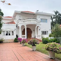 cần tiền ban can Biệt thự compound Thảo Điền -  tại Q2   -Diệntích: 1.050m² - 200 tỷ
