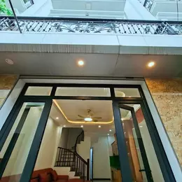 BÁN NHÀ MỚI- ĐẸP- Ô TÔ ĐỖ CỔNG- FULL NỘI THẤT Phố Huỳnh Tấn Phát 35m2 X 5 Tầng  8.35 Tỷ Long Biên
