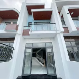 Bán nhà sổ hồng riêng thổ cư - mặt tiền đường thông kinh doanh - TT 600tr nhận nhà