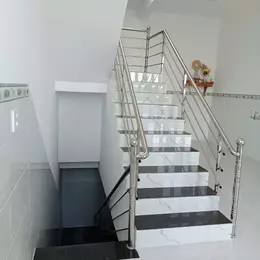 Bán nhà 1 trệt 2 lầu đường Nguyễn Tri Phương, LaGi giảm 60% 2.3 tỷ