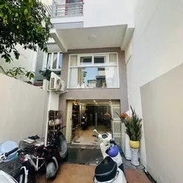 Bán nhà mặt tiền Trần Quang Khải – Khu phố Tây Nha Trang – 4 tầng gần biển