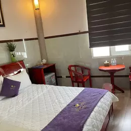 Bán khách sạn 4 tầng Đường Nguyễn Trường Tộ - Tân Thiện - LaGi giá ngộp